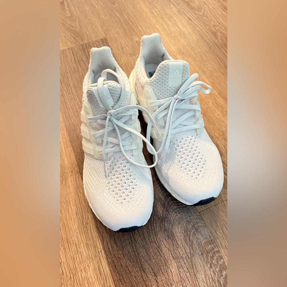 Adidas Men’s White Ultraboost DNA like new size 9.5